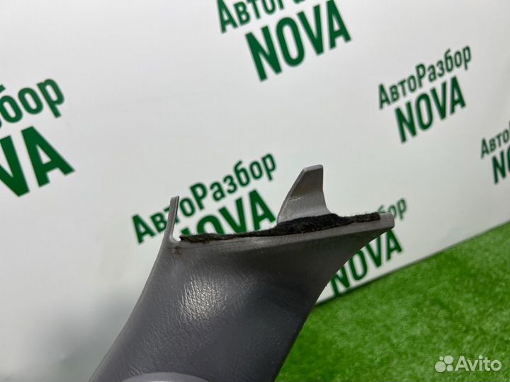 Накладка стойки передняя правая Nissan Pathfinder