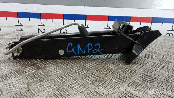 Домкрат на Volkswagen Tiguan 1