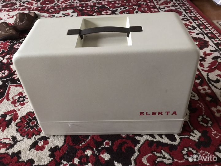 Швейная машинка Электа