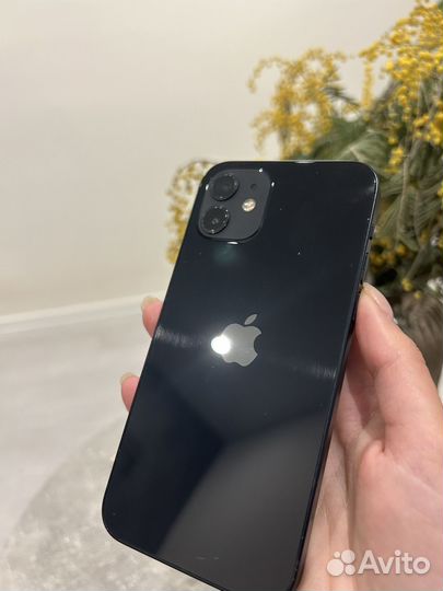 iPhone 12, 64 ГБ