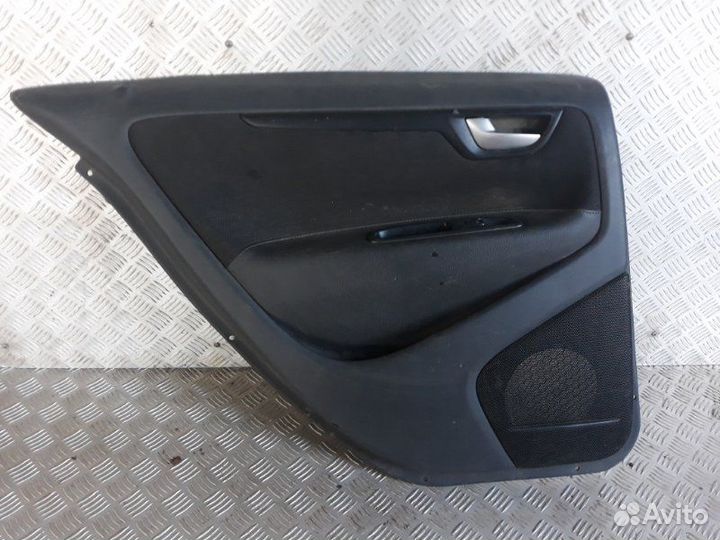 Обшивка двери задняя левая Volvo S60 RH 2.4 B 5244