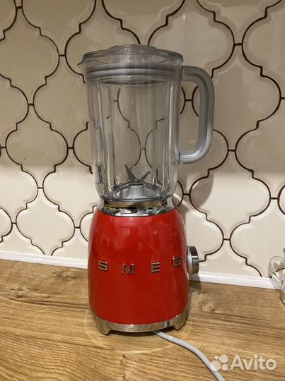 Блендер Смег модель BLF01