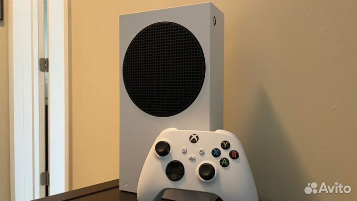 Xbox series s+2 геймпада