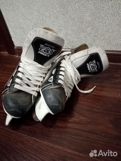 Коньки хоккейные