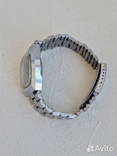 Часы наручные мужские Слава танк 2427 автоподзавод