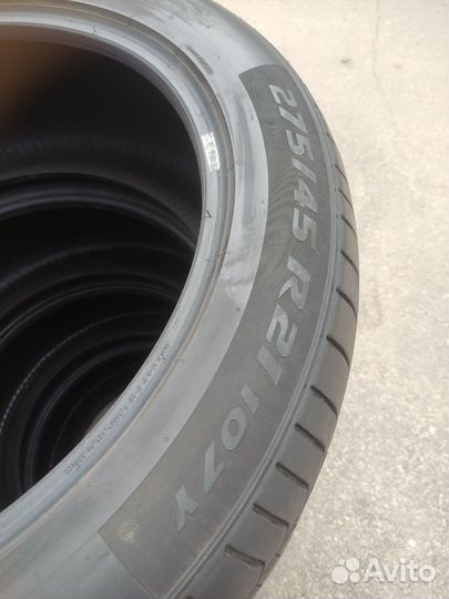 Pirelli P Zero PZ4 275/45 R21 и 315/40 R21 107Y