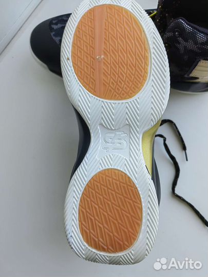 Баскетбольные кроссовки