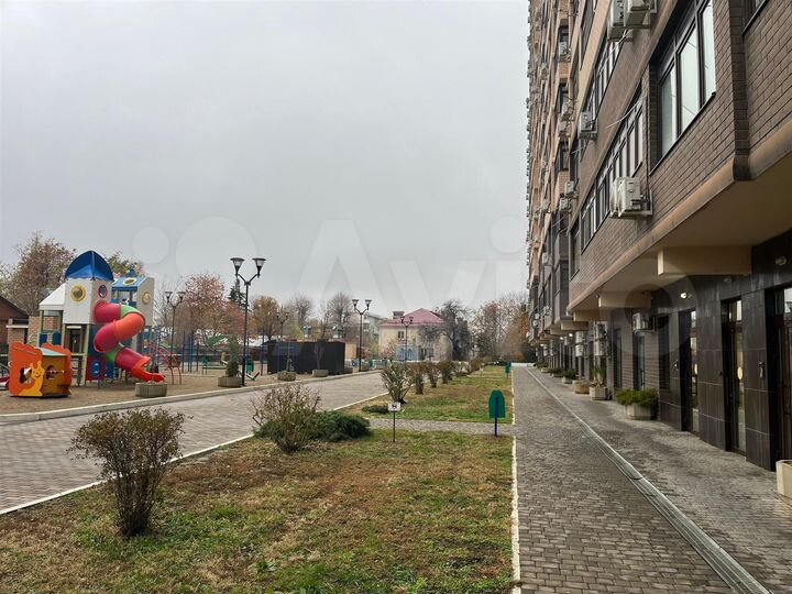 Торгово-офисное в центре, 370.5 м²