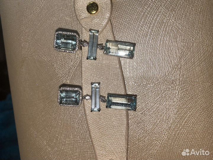 Золотые серьги с бриллиантами и аквамаринами