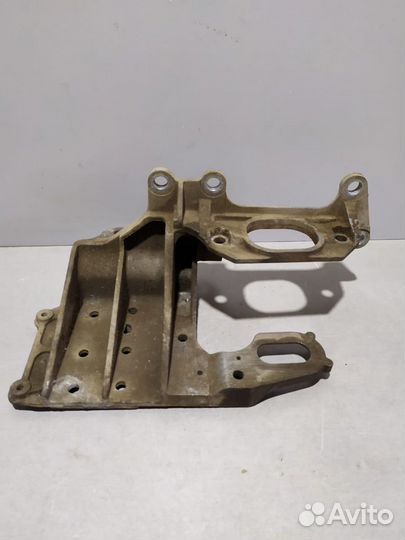 Крепление коробки Nissan Qashqai 2008 2.0 л