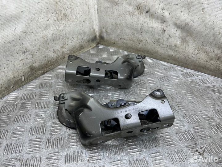 Петля капота Mercedes-Benz E-Klasse W213 2018