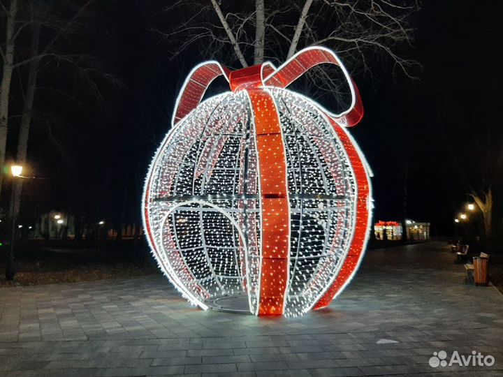 Светящиеся новогодние шары для улицы