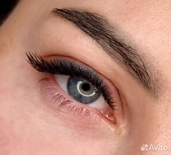 Модель на наращивание ресниц