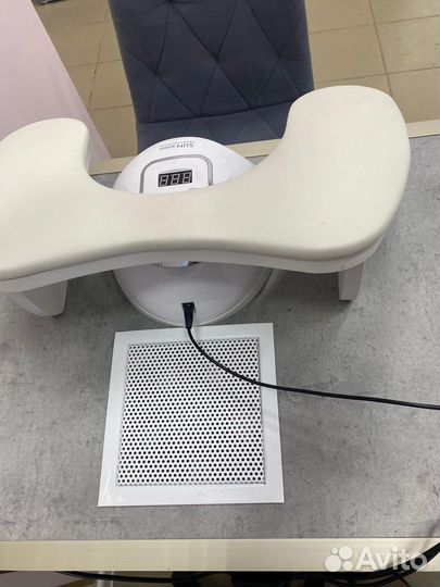 Маникюрный стол с вытяжкой/лампами/креслами