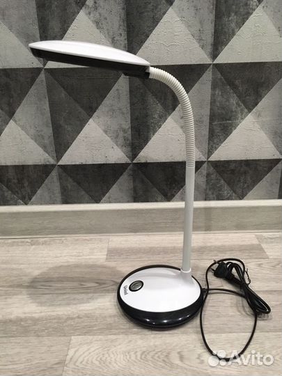 Лампа настольная светодиодная