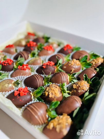 Букет из клубники и ежевики