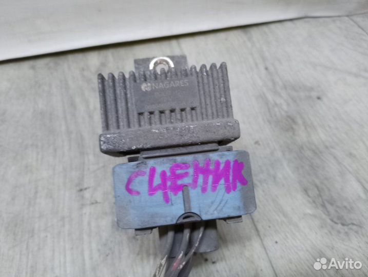 Реле свечей накала Renault Scenic K9K 2008