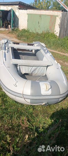 Лодка гладиатор