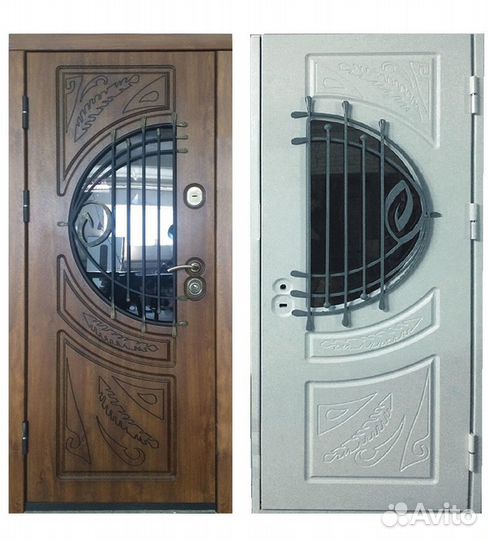 Дверь входная с ковкой и стеклом