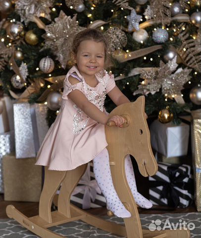 Нарядное розовое платье для девочки 3-4 года