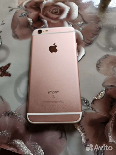 Телефон iPhone 6s
