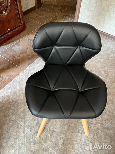 Стул мастера и клиента для маникюра