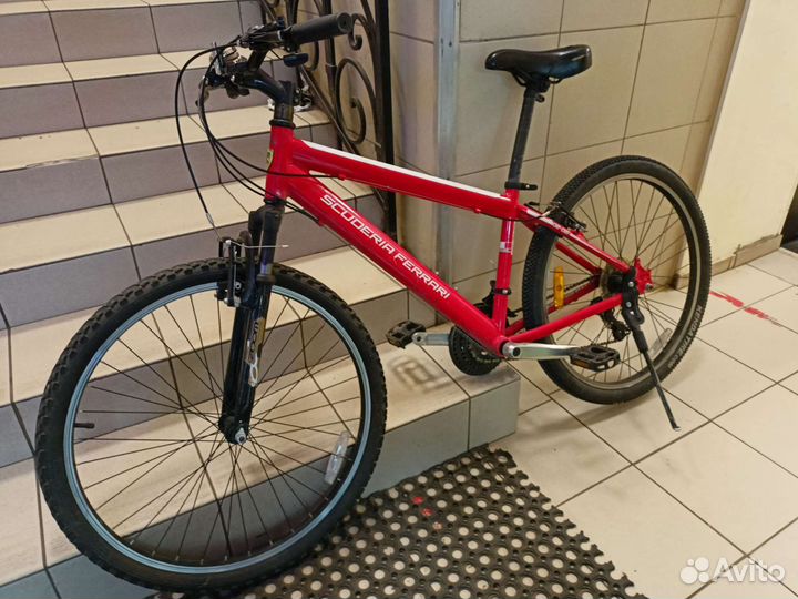 Велосипед scuderia ferrari 26