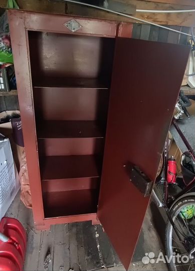 Сейф металлический