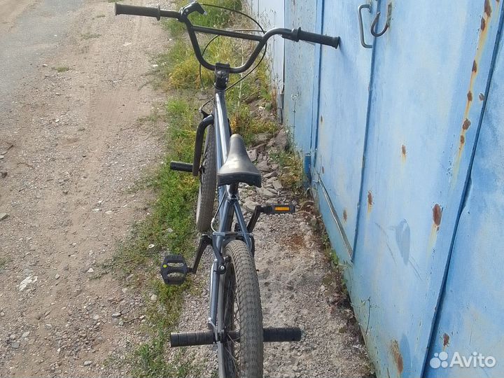 Велосипед подростковый BMX. Все навесное на фото