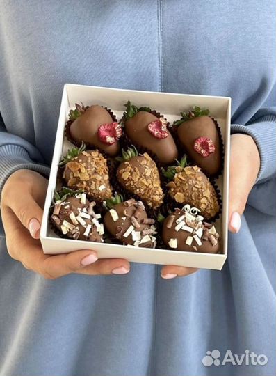 Букеты из клубники в шоколаде к празднику