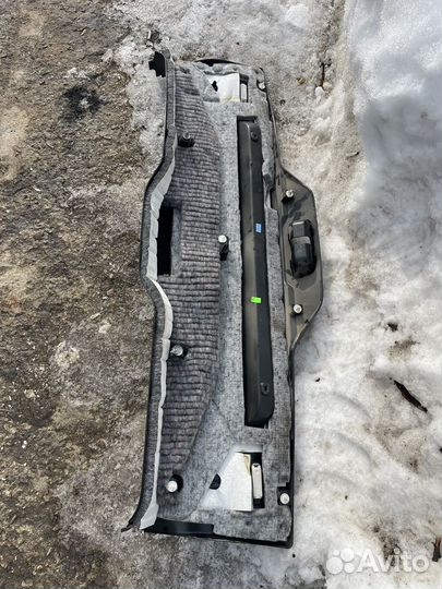 Обшивка багажника задняя bmw f15x5