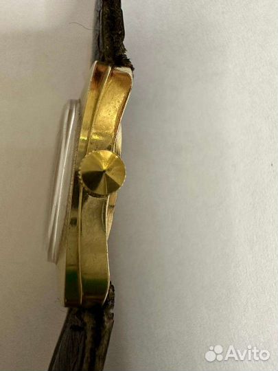 Наручные советские часы женские