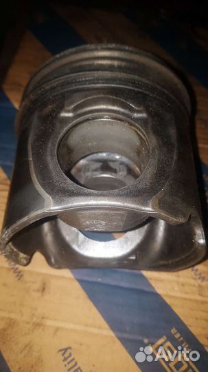 Поршень актрос