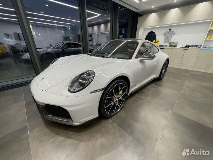 Porsche 911 Carrera 4 GTS 3.6 AMT, 2024
