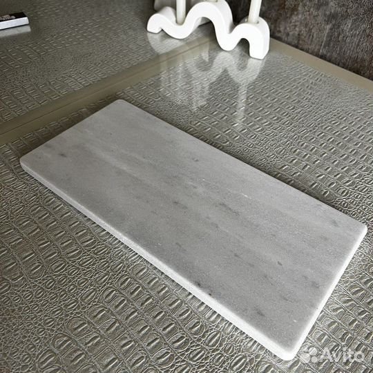 Сервировочная доска из мрамора