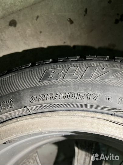 Bridgestone Blizzak Revo GZ 225/50 R17