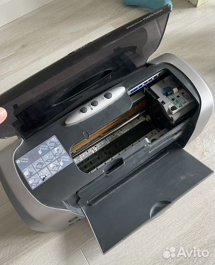 Цветной струйный принтер Epson Stylus Photo R200