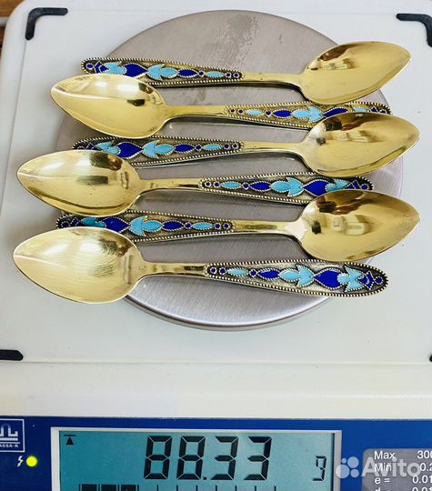 Серебряные ложки с эмалью и золочением в футляре