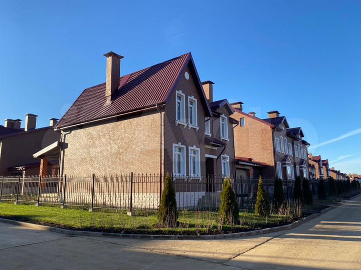 Коттедж 157 м² на участке 4,2 сот.