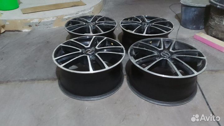 Литые диски r17 5x114 3 Nissan бу