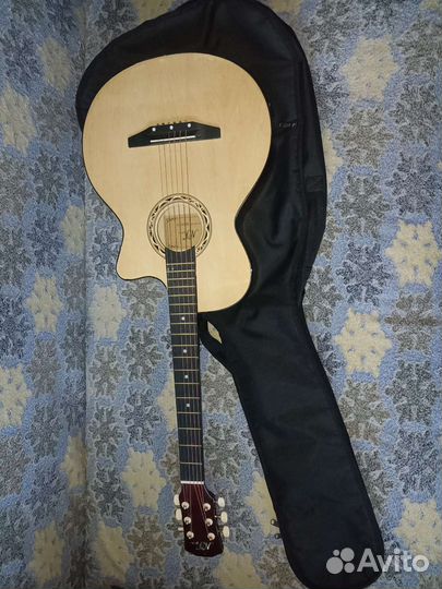 Акустическая гитара