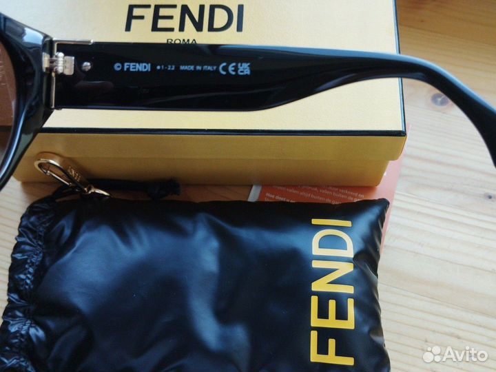 Fendi солнцезащитные новые Очки