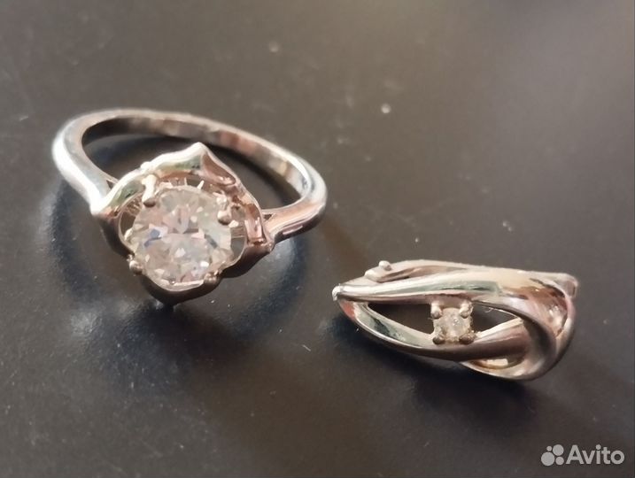 Серебряное кольцо женское с камнем