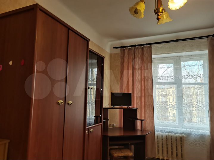 Комната 10 м² в 4-к., 4/5 эт.