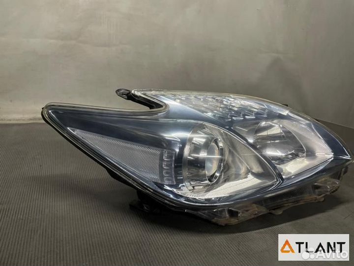 Фара передняя правая toyota prius