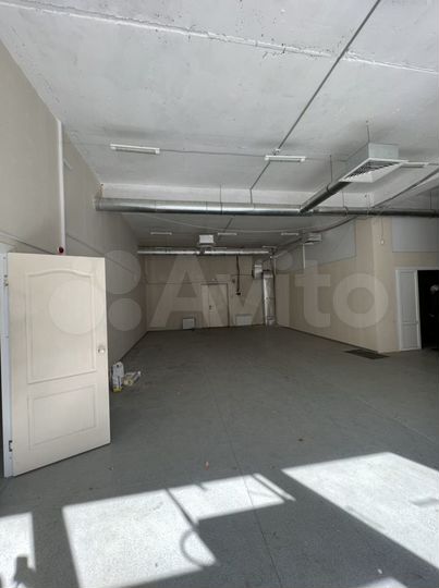 Здание, 834 м²