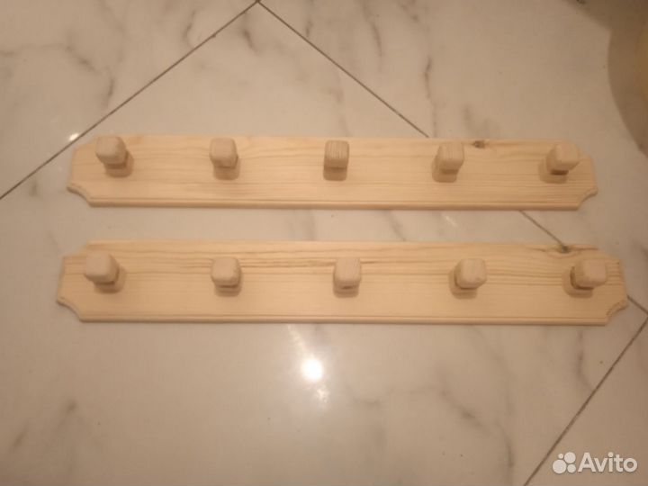 Вешалка настенная деревянная