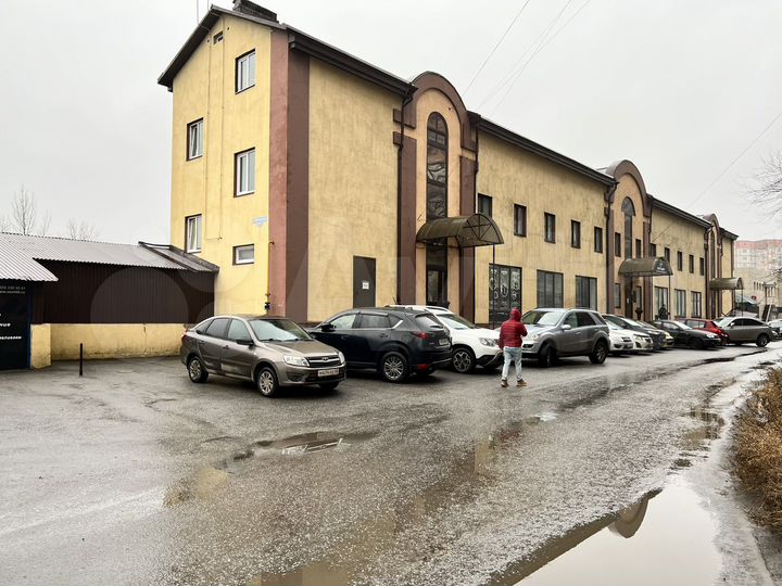 Продаётся здание с арендаторами