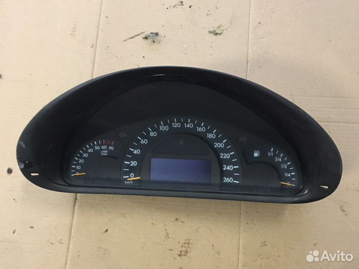 Приборная панель Mercedes W203 (3035)