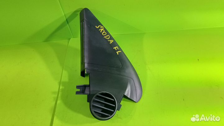 Крышка зеркала внутренняя левая Skoda Octavia A5